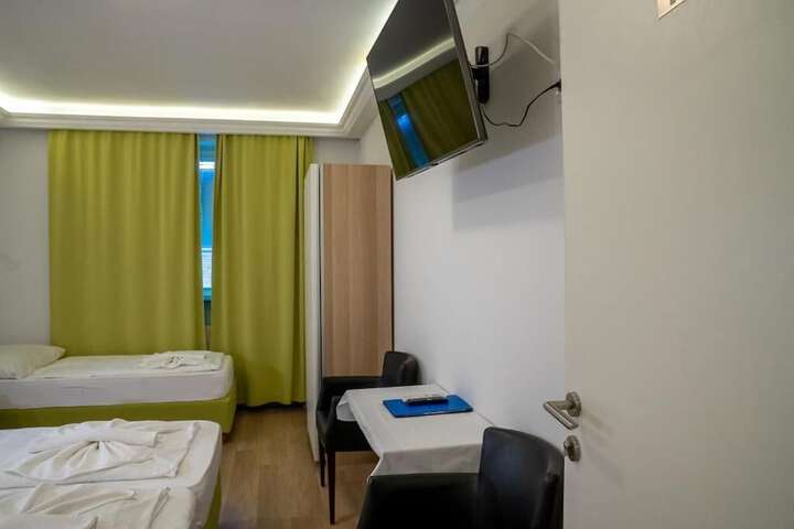 Photo of Valley Rose Hotel