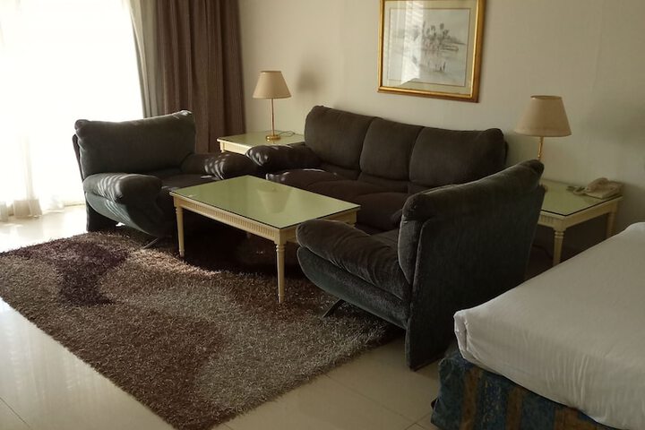 Room 30 of 53