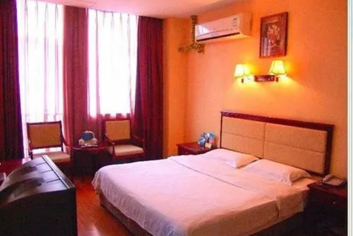 Room 8 of 10