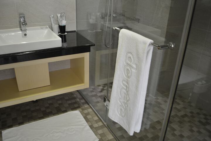 Room 44 of 61