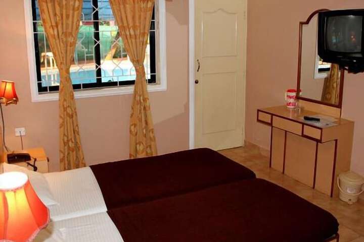 Room 7 of 32