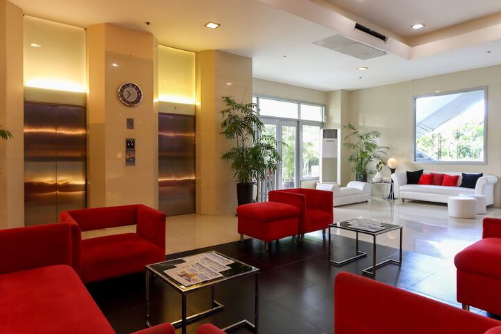 Entrance & Lobby