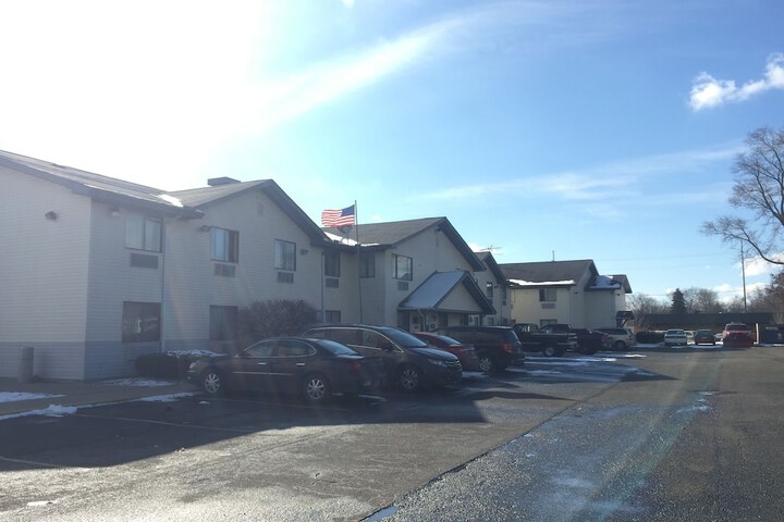 Coldwater Inn & Suites near I 69