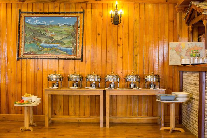 Dining 44 of 83