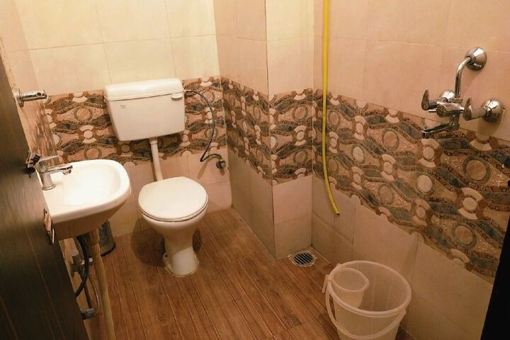 Room 12 of 17