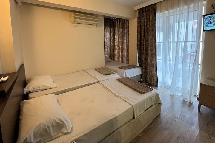 Room 9 of 17