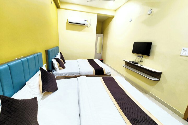 Room 10 of 31