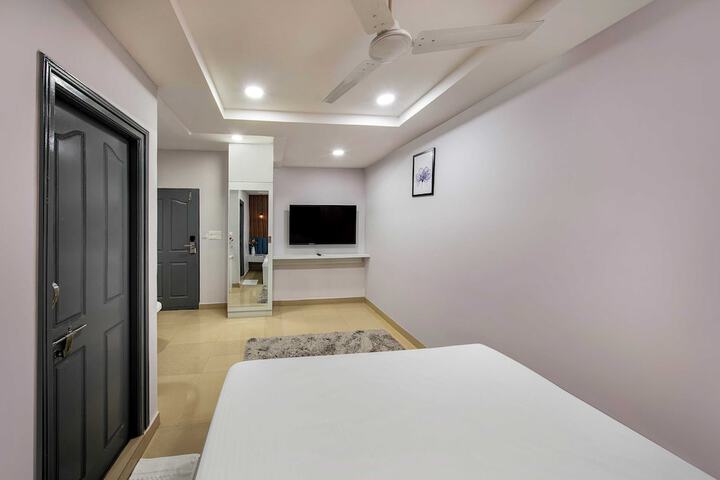 Room 11 of 27