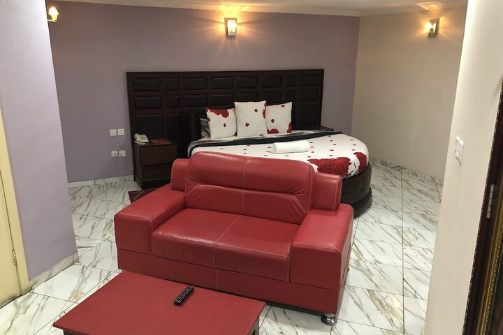 Room 17 of 44