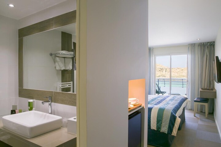 Room 34 of 125