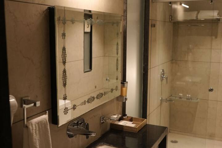 Room 40 of 49