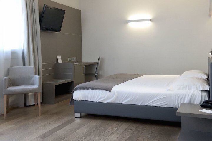 Room 14 of 35