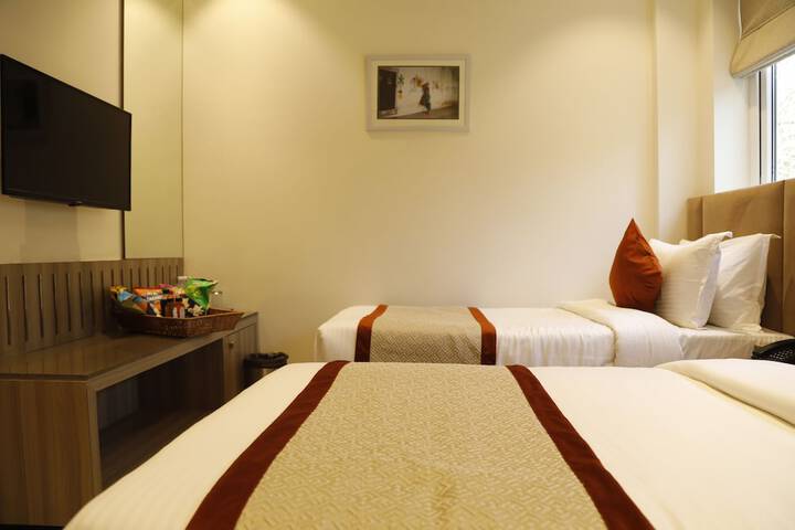 Room 65 of 94