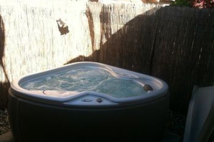 Hot Tub 19 of 26