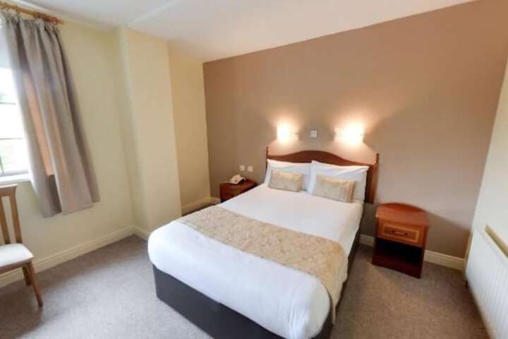 Room 2 of 28