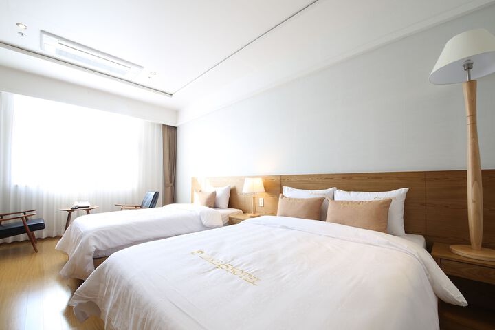 Room 14 of 34