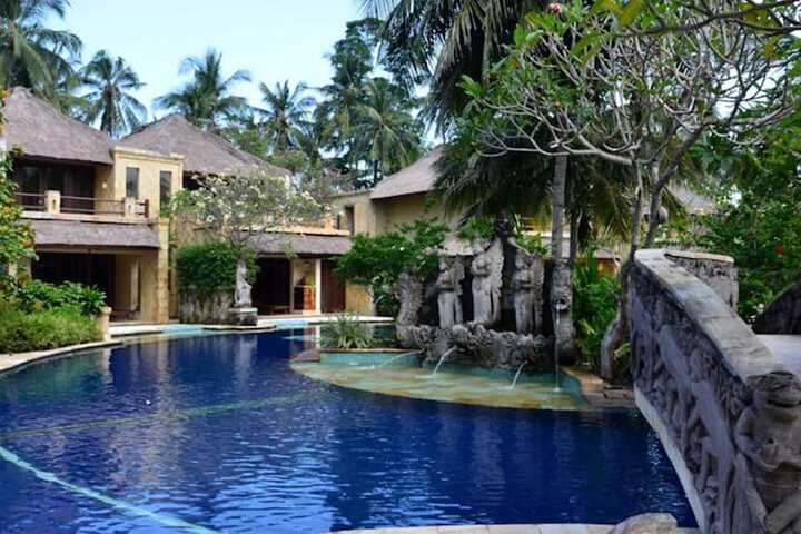 Pools & Facilities