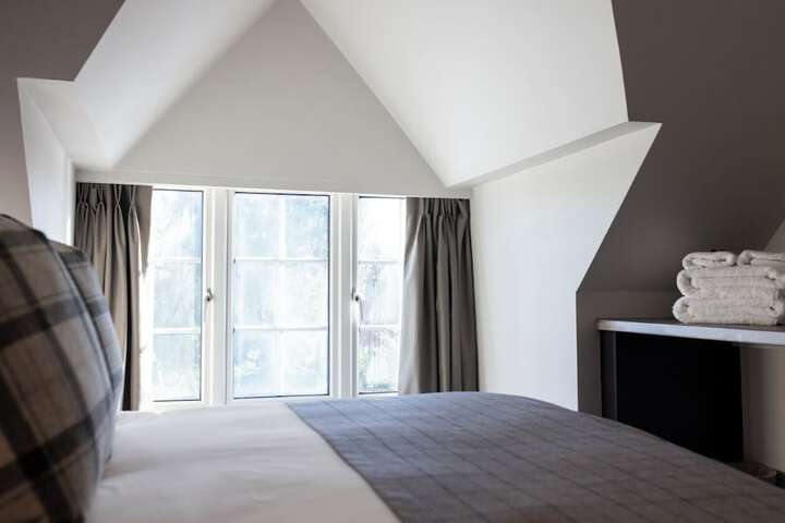 Room 28 of 66