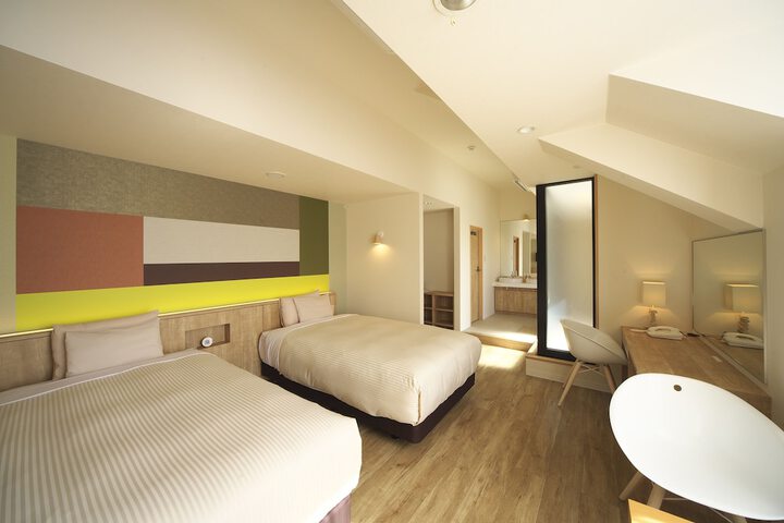 Room 9 of 40