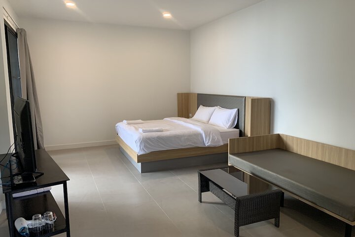 Room 8 of 38