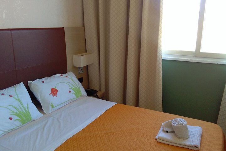 Room 9 of 38