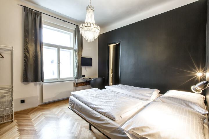 Room 10 of 71