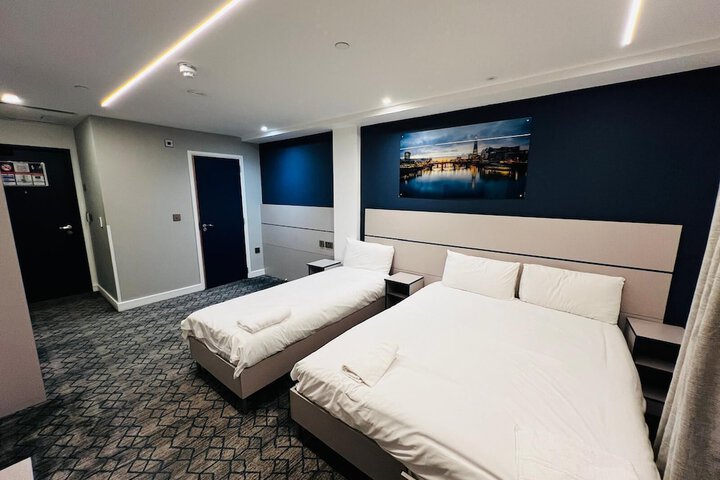 Room 11 of 33