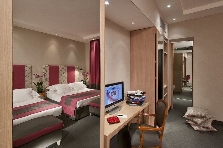 Room 42 of 82