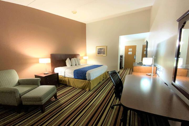 1 King Bed (9 of 9)