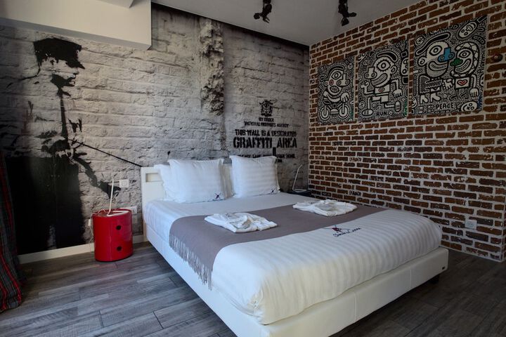 Room 27 of 234