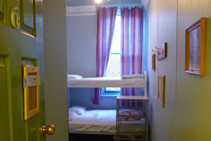 Room 7 of 34