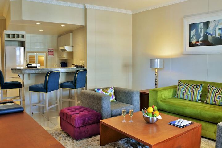 Room 95 of 370