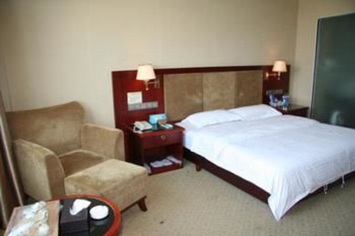 Room 25 of 60