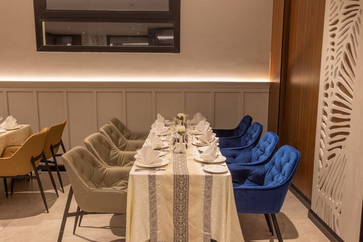 Dining 15 of 20