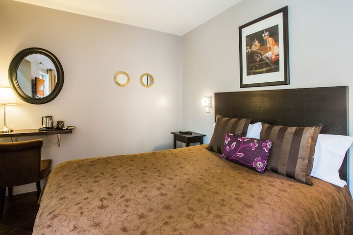 Room 7 of 62