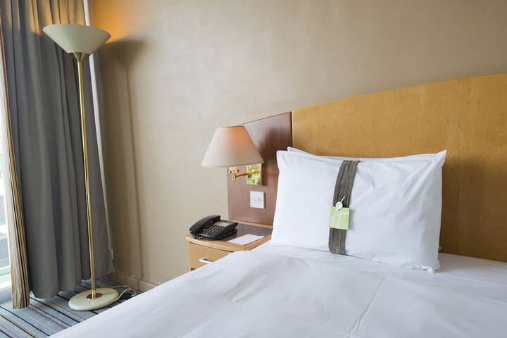Room 73 of 184