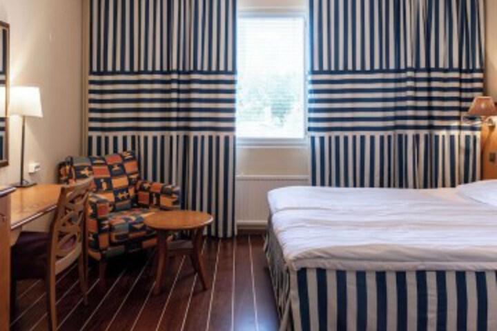 Room 10 of 119