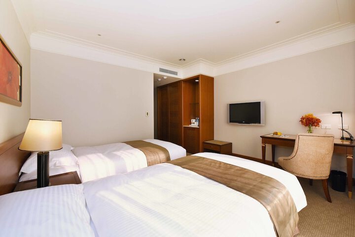 Room 12 of 29