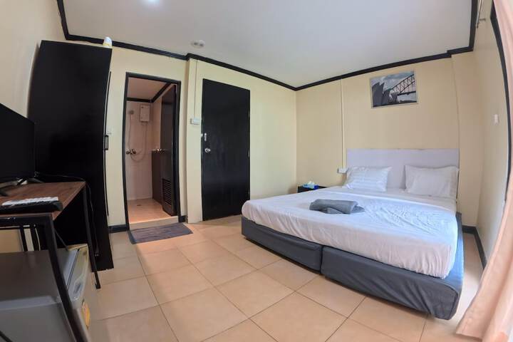 Room 2 of 29