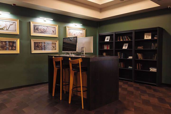 Business Center 145 of 148