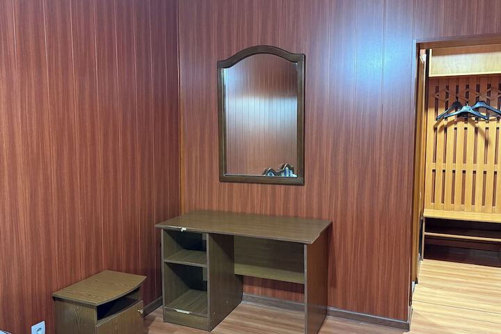 Room 9 of 36