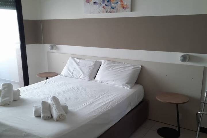 Room 8 of 25