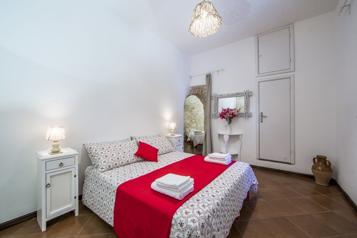 Room 4 of 14