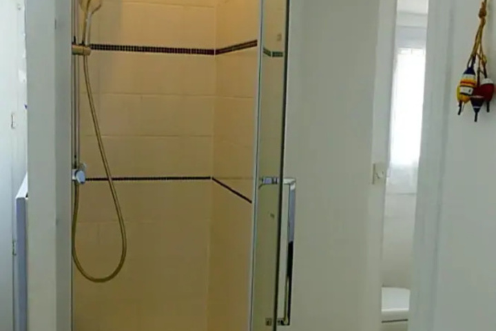 Room 6 of 6