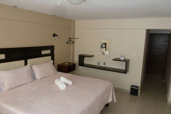 Room 8 of 48