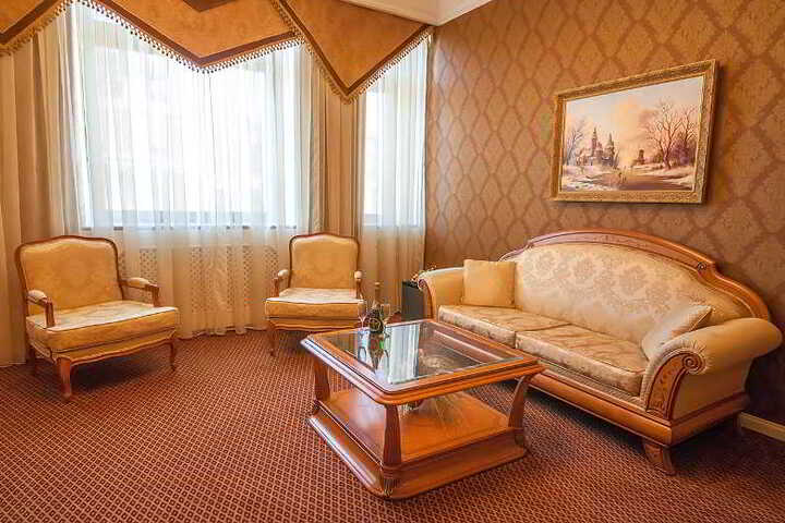 Room 9 of 10