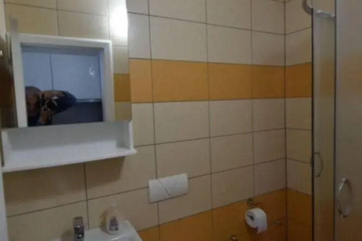 Room 7 of 14