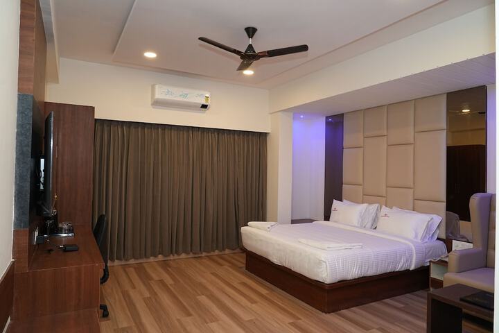 Room 6 of 67