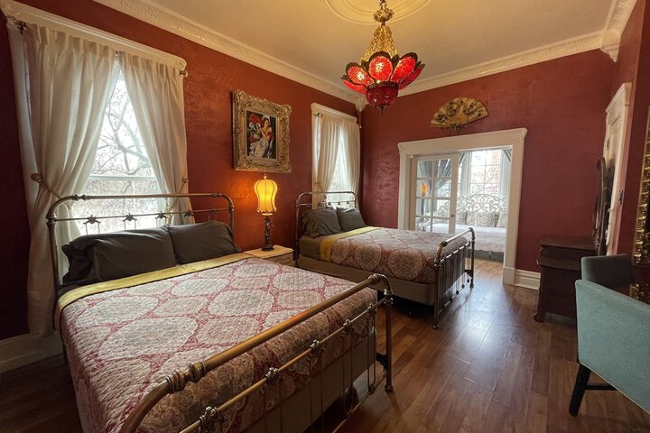 Room 26 of 90