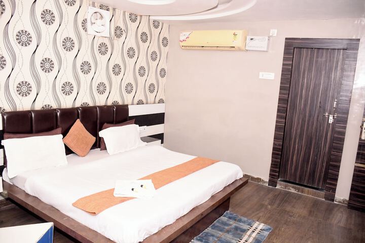 Room 3 of 25